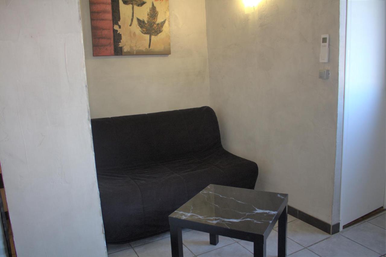 Logis Hotel Le Clement V Roquemaure  Buitenkant foto