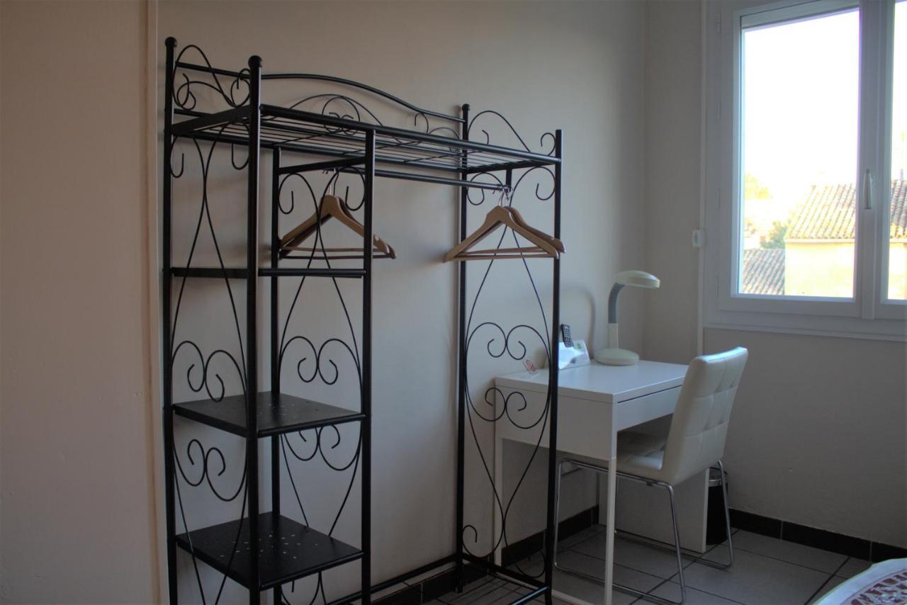 Logis Hotel Le Clement V Roquemaure  Buitenkant foto