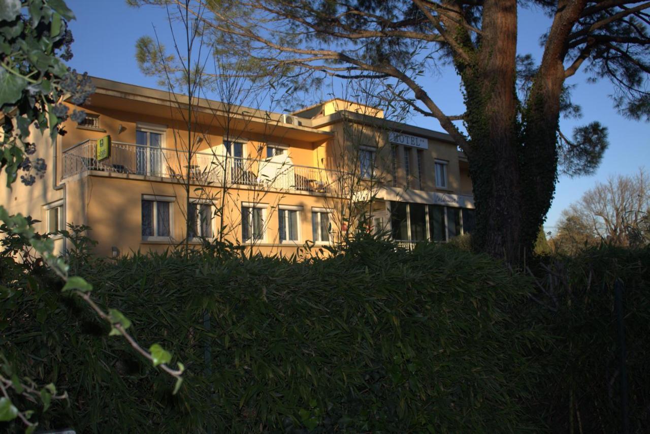 Logis Hotel Le Clement V Roquemaure  Buitenkant foto