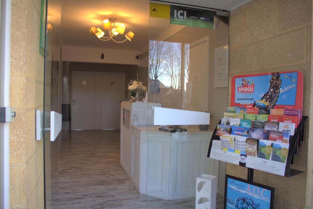 Logis Hotel Le Clement V Roquemaure  Buitenkant foto