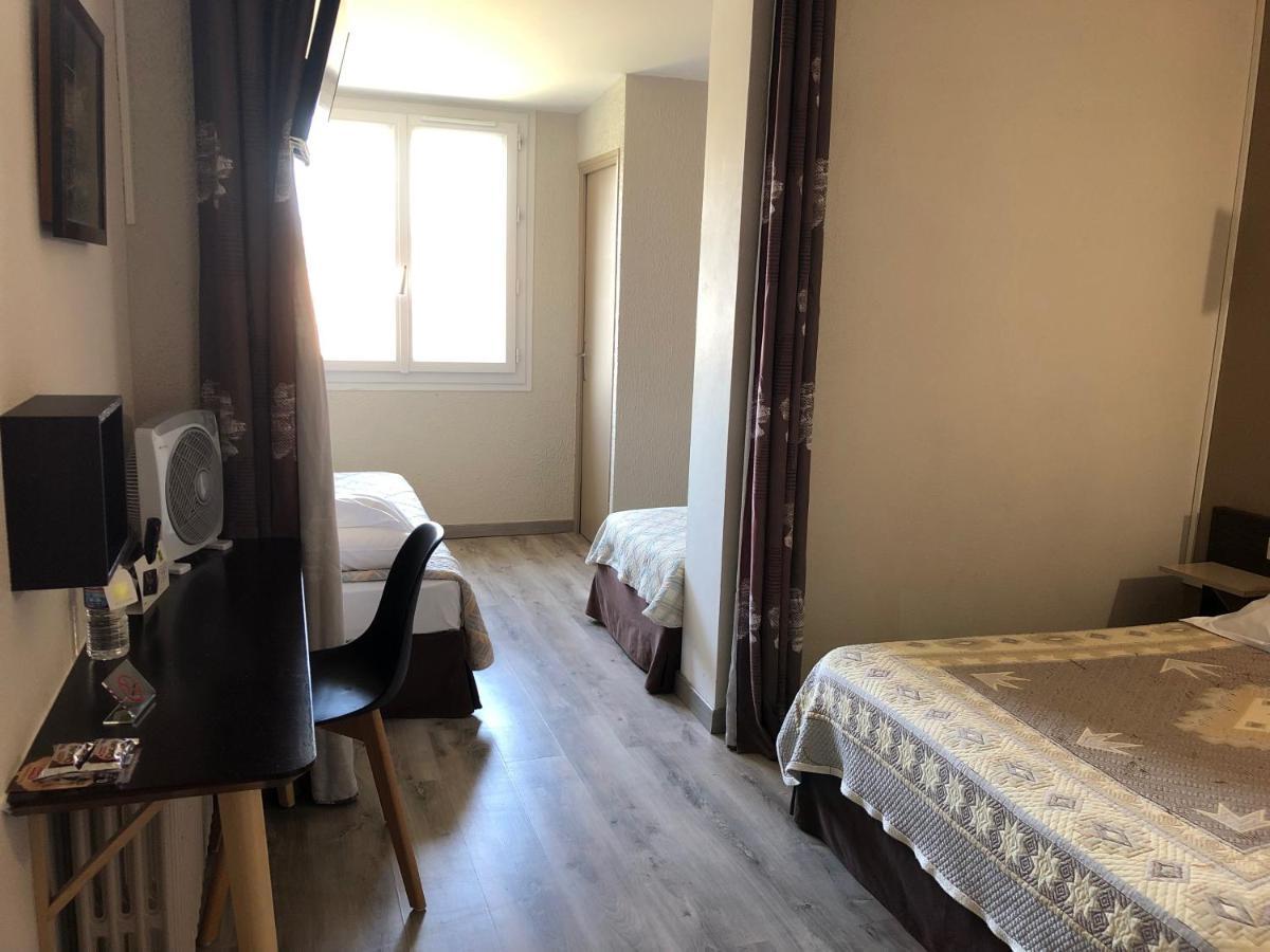 Logis Hotel Le Clement V Roquemaure  Buitenkant foto
