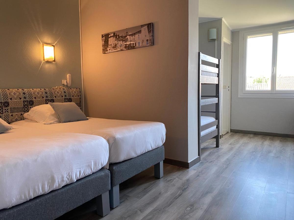 Logis Hotel Le Clement V Roquemaure  Buitenkant foto