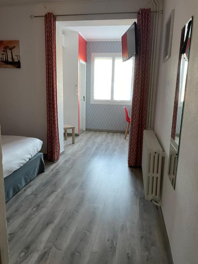 Logis Hotel Le Clement V Roquemaure  Buitenkant foto
